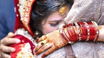 বাসর রাতে কন্যাকে যা শিখিয়ে দেয়া হয় অনেকেই জানেন না