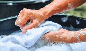 ডিটারজেন্টের সঙ্গে যে উপাদান মেশালে কাপড় থাকবে আরো পরিষ্কার ও দুর্গন্ধমুক্ত