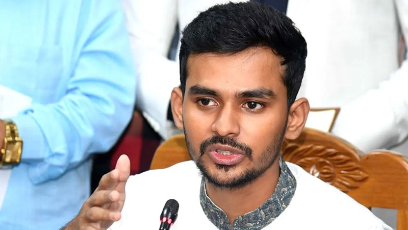 মধ্যরাতে গভর্নর নিয়ে আসিফ মাহমুদের ‘বিস্ফোরক’ মন্তব্য