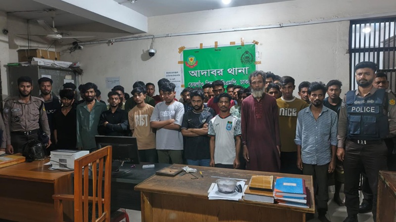 মোহাম্মদপুর-আদাবরে বিশেষ অভিযানে আটক ১০০