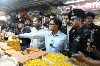 বিভিন্ন অনিয়মের কারণে ৪টি প্রতিষ্ঠানকে ৮০ হাজার টাকা জরিমানা