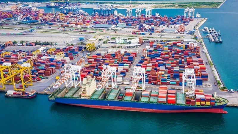 সংঘাতের আগেই হরমুজ পার হয়ে ১৫ জাহাজ চট্টগ্রাম বন্দরে