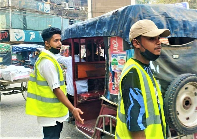যানজট কমাতে টাঙ্গাইল শহরে প্রতিমন্ত্রী টুকুর স্বেচ্ছাসেবক টিম