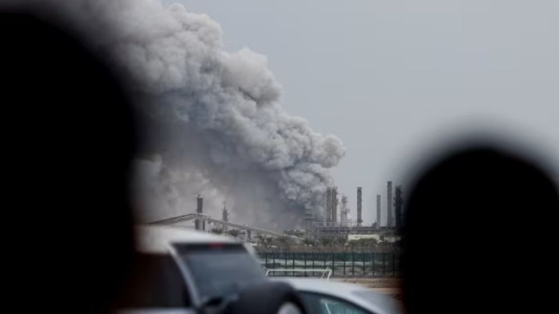 বাহরাইনের প্রধান তেল শোধনাগারে ইরানের ড্রোন হামলা