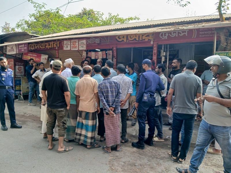 টাঙ্গাইলে অনুমোদনহীন মিনি পেট্রোল পাম্পের কার্যক্রম বন্ধ 