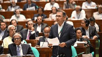 আজ থেকে আপনারা আর কোনো দলের নন: স্পিকার-ডেপুটি স্পিকারকে প্রধানমন্ত্রী