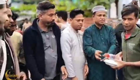 অসহায় ওরোজাদারদের মধ্যে ব্লাড ডোনার সোসাইটি সিলেটের  ইফতার বিতরণ 