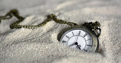 নবিজি (সা.) সময়কে গালি দিতে নিষেধ করেছেন যে কারণে