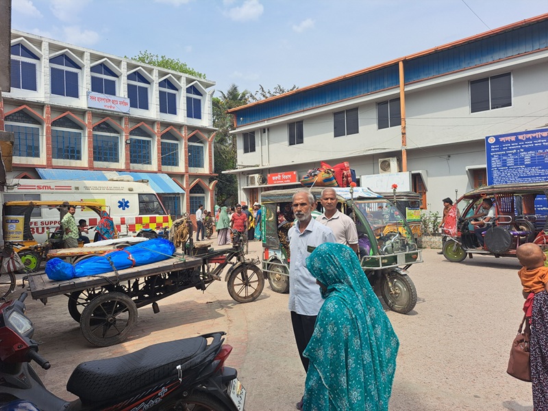 সাতক্ষীরায় তরুণী গৃহবধূ কারিনার ঝুলন্ত মরদেহ উদ্ধার, মৃত্যুকে ঘিরে রহস্য