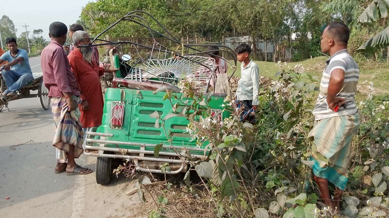 টাঙ্গাইলে বাস সিএনজির মুখোমুখি সংঘর্ষে নিহত ৩