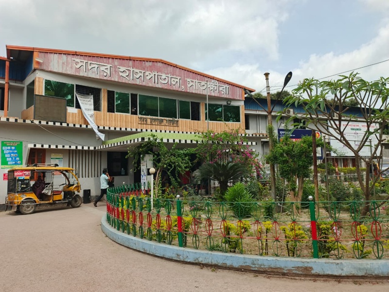 সাতক্ষীরায় একই ভোরে ঘরে মিলল চিকিৎসক ও নৈশপ্রহরীর ঝুলন্ত মরদেহ