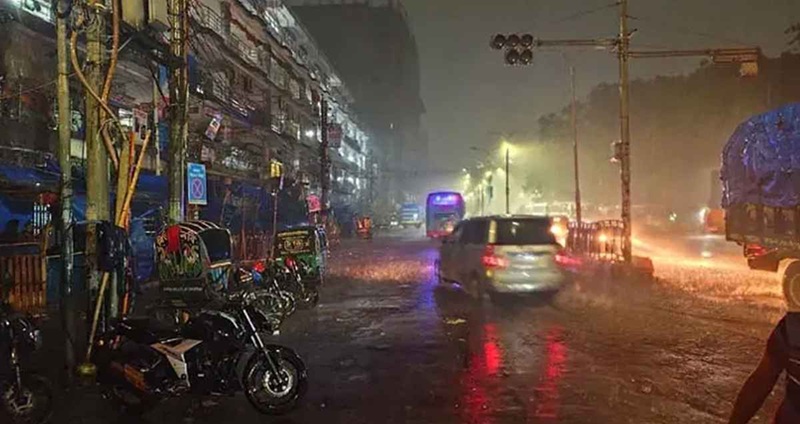 ঢাকাসহ ১০ জেলায় রাতেই হানা দিতে পারে প্রবল ঝড়