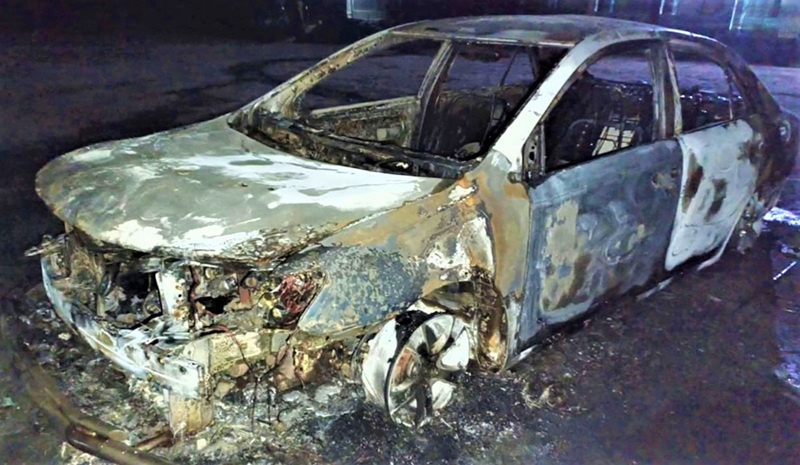 টাঙ্গাইলে আওয়ামী লীগ নেতার গাড়িতে আগুন