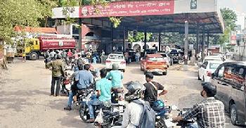 পেট্রোল বাঁচিয়ে গাড়ি-বাইক চালাবেন যেভাবে