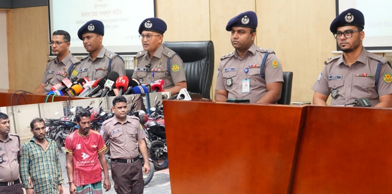 নারায়ণগঞ্জ থেকে মোহাম্মদপুরে এসে ছিনতাই করে আবার ফিরে যেতেন তাঁরা