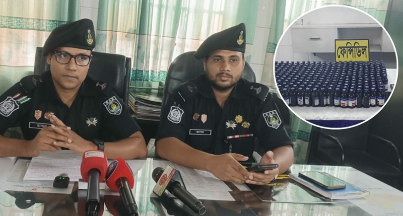 কমলাপুর-যাত্রাবাড়ীতে র‍্যাবের অভিযান, সাড়ে ১৬ লাখ টাকার ফেনসিডিলসহ ৩ নারী গ্রেফতার 