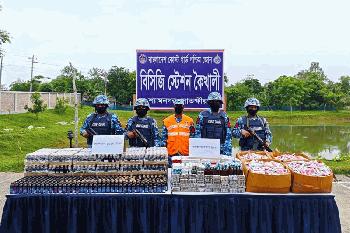 সাতক্ষীরার ৩৩ লক্ষ টাকা মূল্যের ফেন্সিডিলসহ ভারতীয় ঔষধ জব্দ 