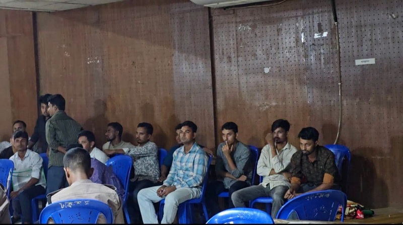 ‎খাদ্য অধিদপ্তরের নিয়োগ পরিক্ষায় কানে ডিভাইসসহ ৫০ এর অধিক আটক
