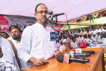 রক্তের দাগ না শুকাতেই ফ্যাসিবাদী চক্র আবারও ষড়যন্ত্রে লিপ্ত: প্রতিমন্ত্রী টুকু