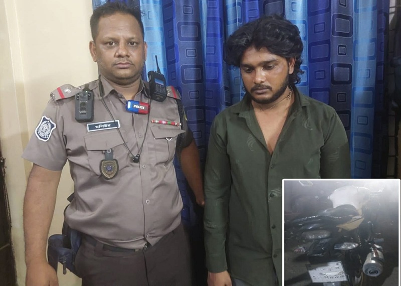 হেলমেটবিহীন মোটরসাইকেল আরোহীকে থামাতে গিয়ে চোরাই মোটরসাইকেল উদ্ধার, আটক ১