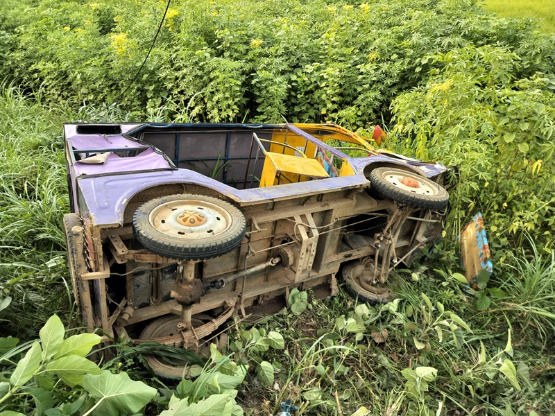 কালিহাতীতে ট্রাকের ধাক্কায়  নিহত ১, আহত ৩