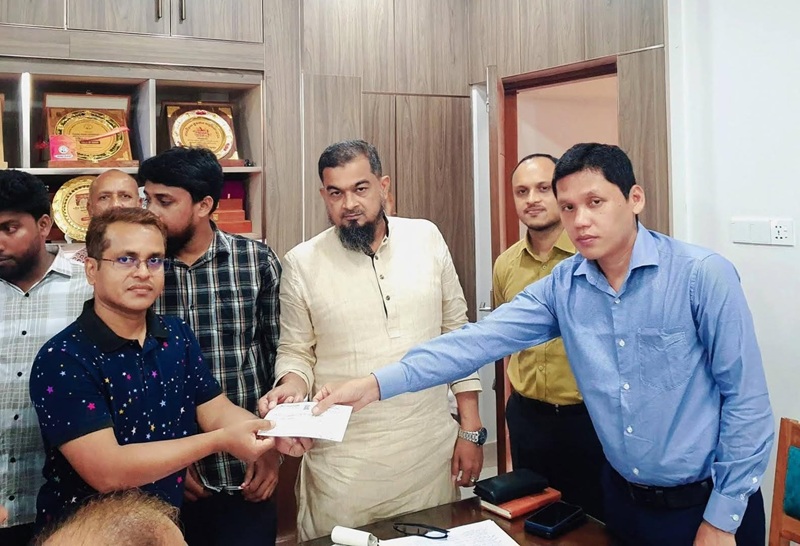 লক্ষ্মীপুরে ২০টি মসজিদ অনুদানের চেক বিতরণ 