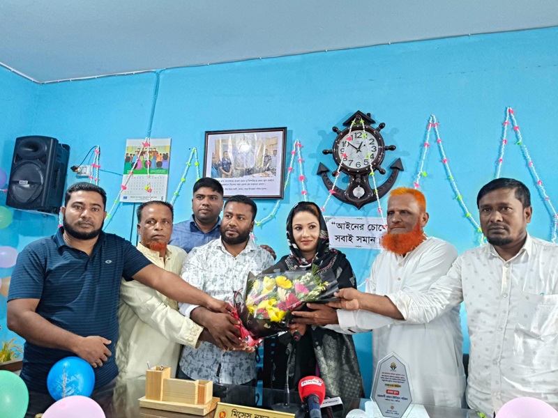 গ্রাম আদালতে শ্রেষ্ঠত্ব অর্জন: নয়ন বেগমকে ইউনিয়ন পরিষদের সংবর্ধনা