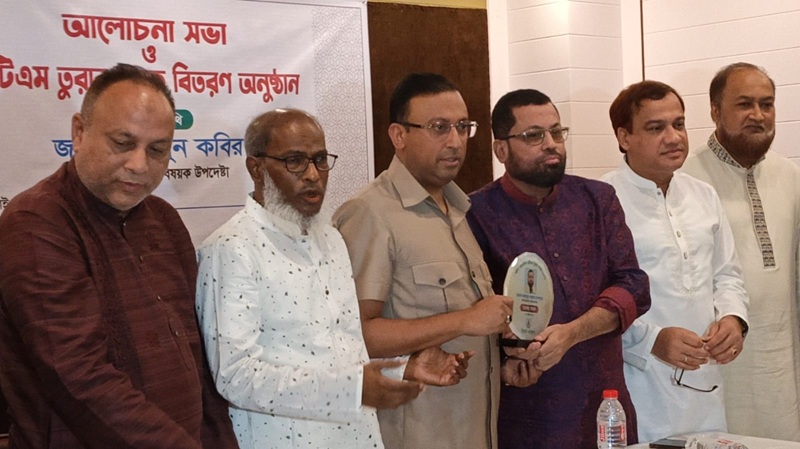 জৈষ্ঠ সাংবাদিক  আব্দুল  কাদের তাপাদার  পেলেন এটিএম তুরাব পদক 
