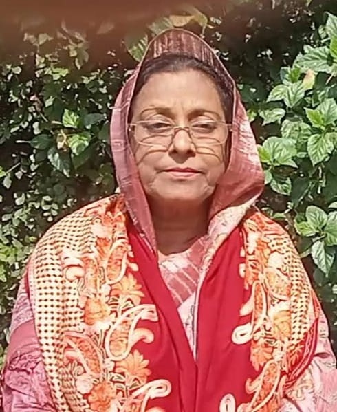 বৈরী আবহাওয়া উপেক্ষা করে জানাজায় হাজারো মানুষের ঢল