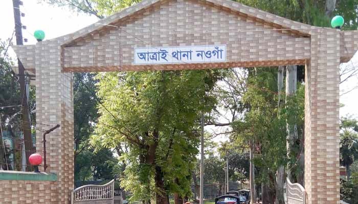 আত্রাইয়ে স্কুলছাত্রীকে ডেকে নিয়ে ধর্ষণের অভিযোগ, প্রধান আসামি গ্রেপ্তার