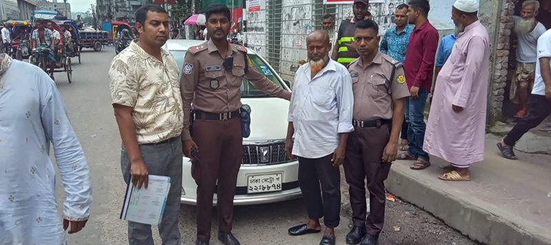 ওভারটাইমের টাকা না দেওয়ায় গাড়ি নিয়ে পালাল কর্মচারী, ৯৯৯ ফোনকলে উদ্ধার