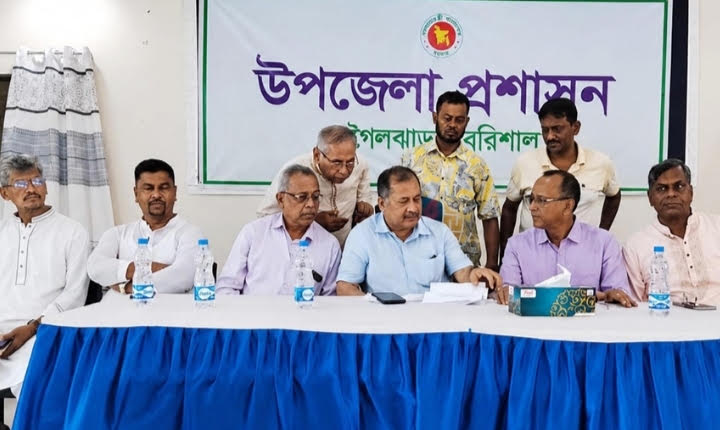 তথ্য ও সম্প্রচার মন্ত্রীর আগৈলঝাড়ায় বিএনপি নেতাদের সঙ্গে শুভেচ্ছা বিনিময়: পরে আইনশৃঙ্খলা সভায় অংশগ্রহণ