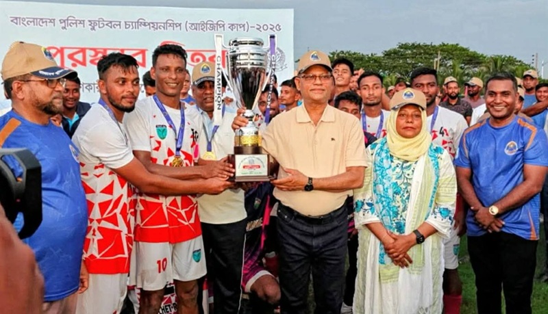 পুলিশ ফুটবলে সিলেট রেঞ্জ চ্যাম্পিয়ন; পুলিশ ক্রীড়া ক্ষেত্রে সাফল্যের স্বাক্ষর রাখতে চায়: আইজিপি