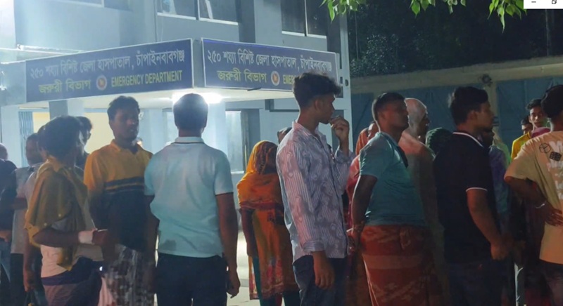 চাঁপাইনবাবগঞ্জে ছুরিকাঘাতে অটোচালক গুরুতর আহত, ছিনতাইকারী আটক