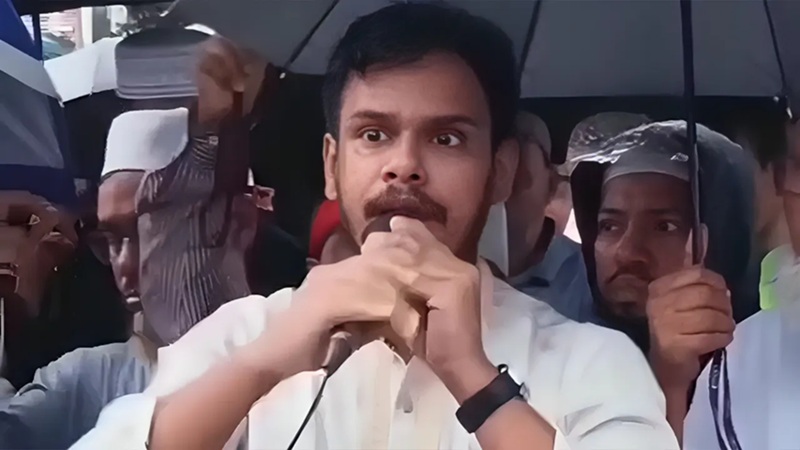‘পুলিশকে পিটিয়ে রক্তাক্ত করেছি এ দৃশ্য কি আপনারা দেখেননি’, সমাবেশে এনসিপি নেতা