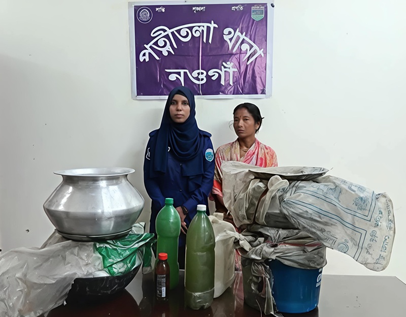 পত্নীতলায় চোলাইমদসহ এক মহিলা আটক 