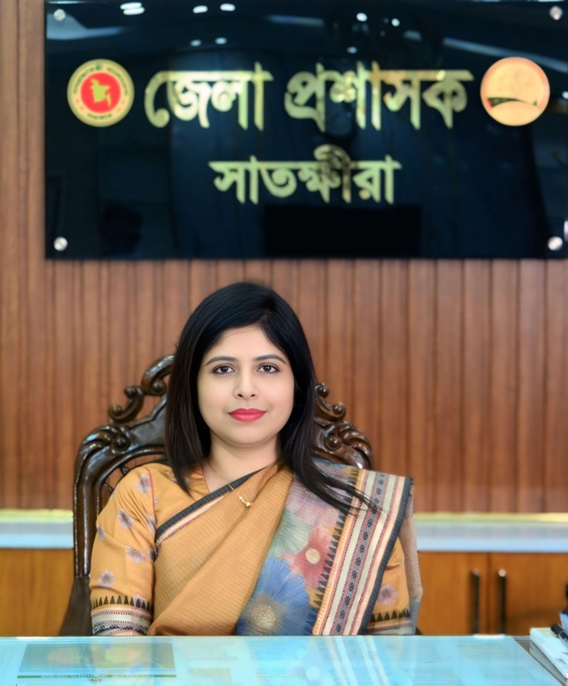 সাংবাদিকরা বক্তব্য চাইলেই ক্ষেপে যান সাতক্ষীরা ডিসি, প্রেসক্লাবের প্রতিবাদ