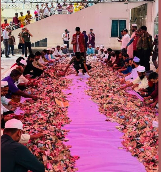 তৃতীয় দফায় চলছে শাহজালালের মাজারের টাকা গণনা