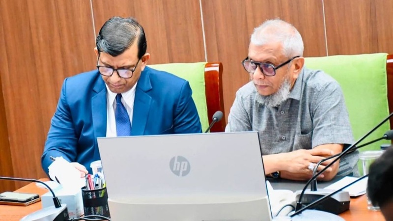 আমিরাতে বাংলাদেশিদের ভিসা বাতিলের বিষয়টি মন্ত্রণালয়ের দৃষ্টিগোচর হয়েছে: আরিফুল হক