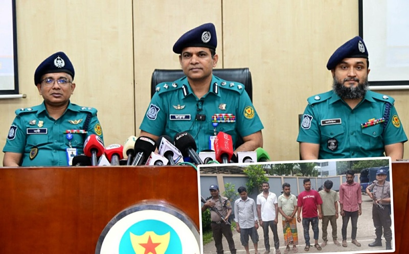 যাত্রাবাড়ীতে চার বিদেশি পিস্তল ও ১২ গুলি উদ্ধার, গ্রেফতার ৬