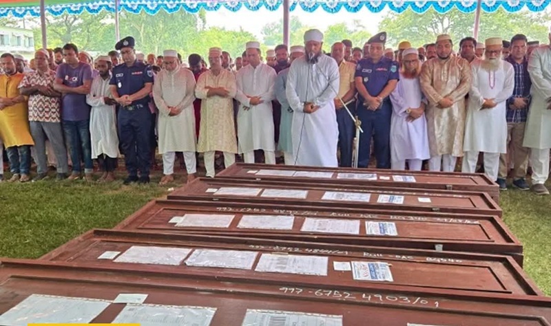 জানাজা শেষে আত্রাইয়ের ৭ জনের মরদেহ পরিবারের কাছে হস্তান্তর