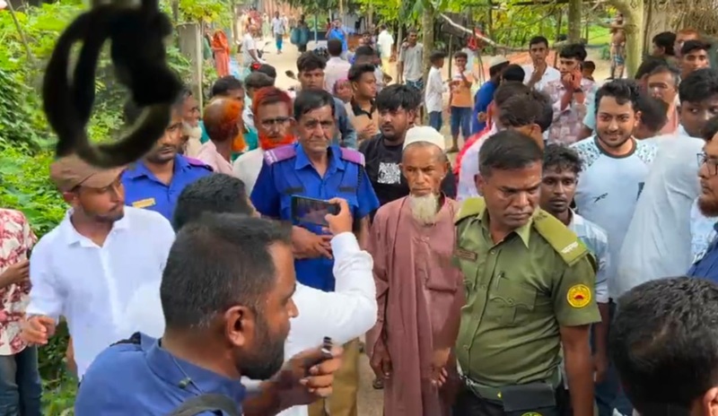আত্রাইয়ে বাল্যবিয়ে বন্ধ করতে গিয়ে তোপের মুখে উপজেলা প্রশাসন, আটক ৩