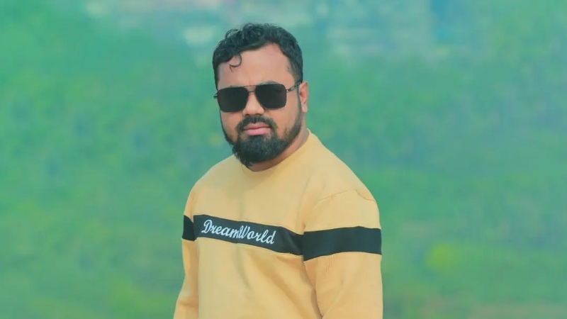 বিনামূল্যে মদ না দেওয়ায় ম্যানেজারের গায়ে পেট্রোল ঢেলে আগুন