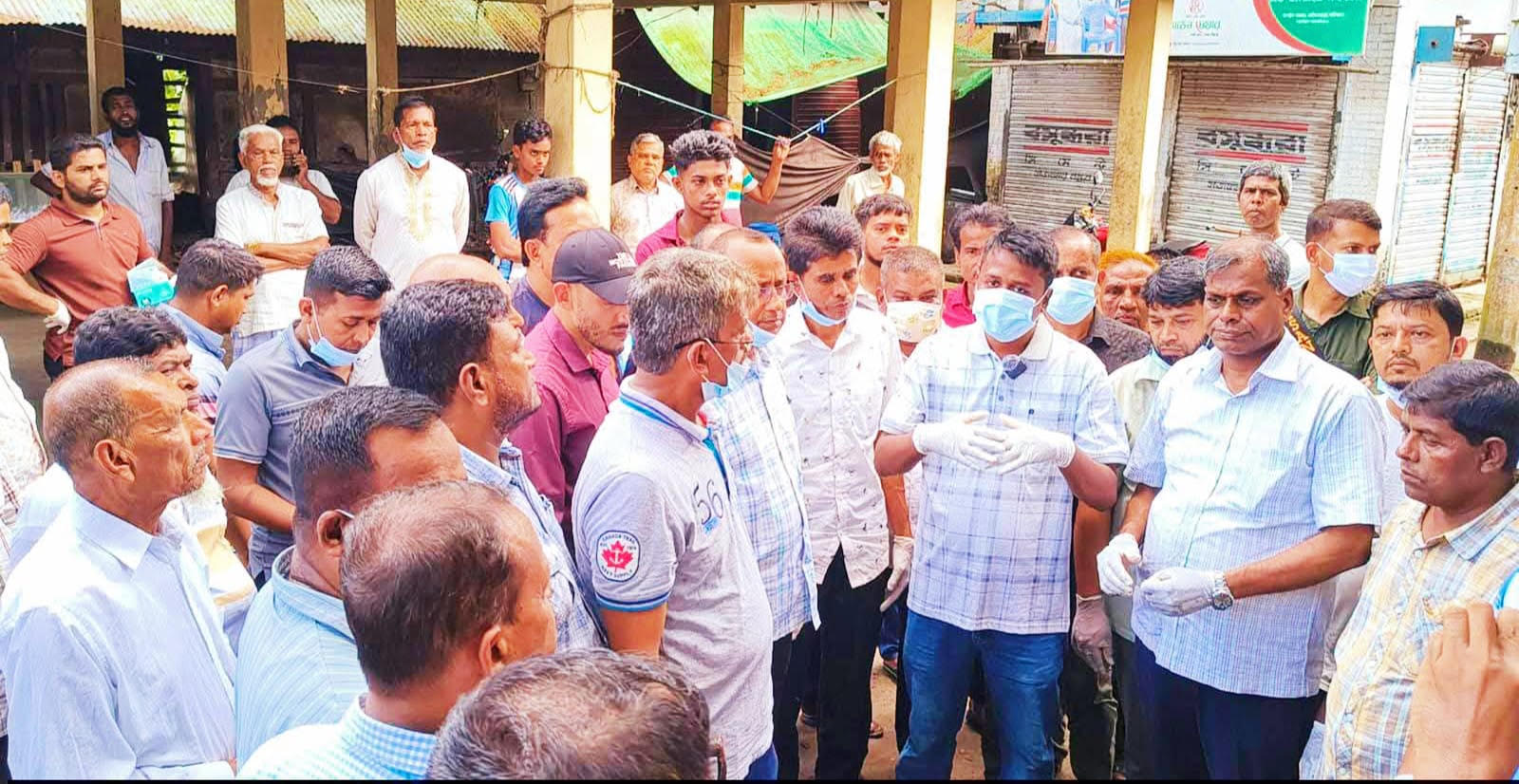 আগৈলঝাড়ায় ডেঙ্গু প্রতিরোধে পরিষ্কার-পরিচ্ছন্নতা অভিযান