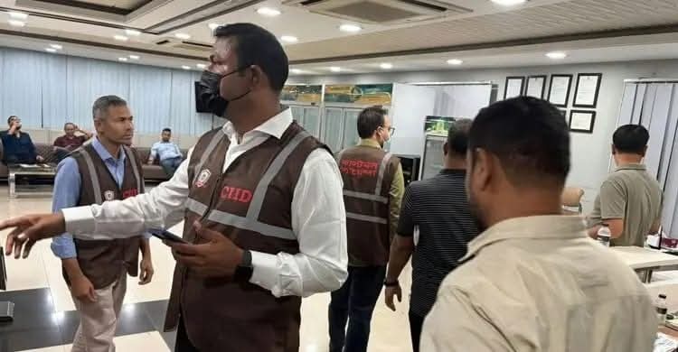 সালমান মুক্তাদিরের শ্বশুরের ৪ মদের গুদাম সিলগালা