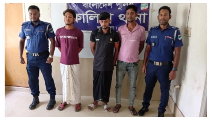 নড়াইলে পৃথক অভিযানে ইয়াবাসহ তিন মাদক ব্যবসায়ী গ্রেপ্তার﻿