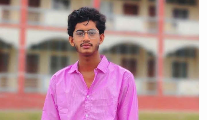 নড়াইলে মোটরসাইকেলের নিয়ন্ত্রণ হারিয়ে  স্কুলছাত্র জোবায়ের নিহত