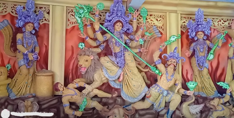 মুগ ডালে সেজে উঠছেন দেবী দুর্গা, দর্শনার্থীদের উপচে পড়া ভিড়