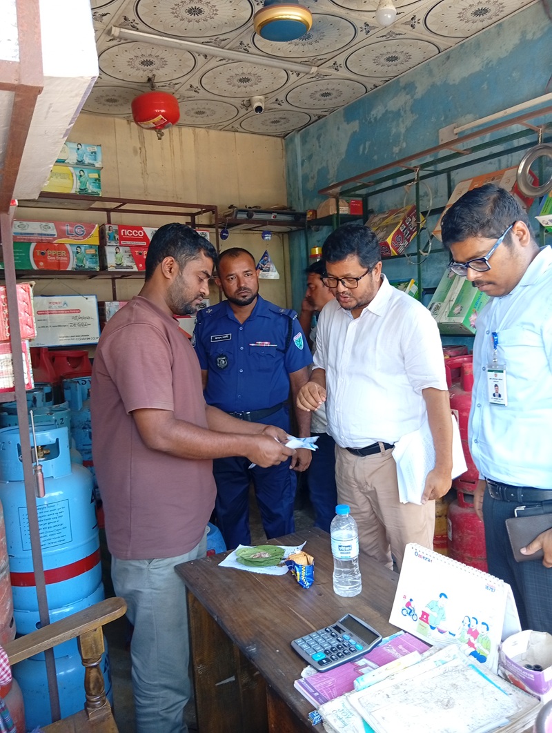 মৌলভীবাজারে এলপিজি গ্যাস বিক্রিতে লাইসেন্স যাচাই, ব্যবসায়ীদের সতর্ক