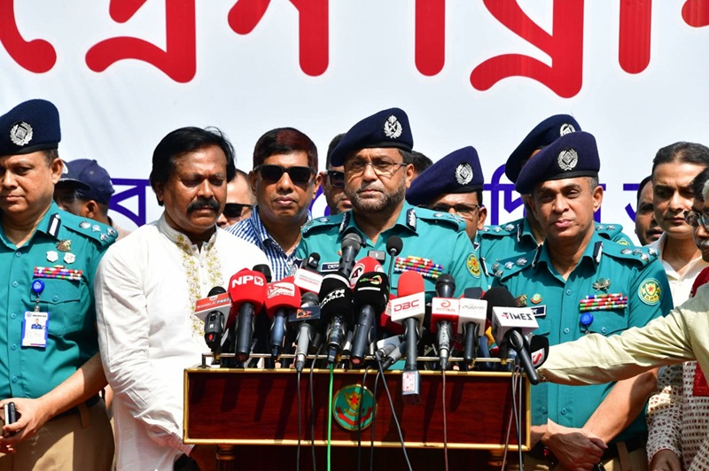 অনাকঙ্ক্ষিত পরিস্থিতি এড়াতে যেকোনো আশঙ্কা গুরুত্বের সঙ্গে বিবেচনা করছি : ডিএমপি কমিশনার 